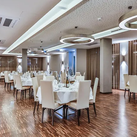 菲林根-施文宁根假日酒店&度假村