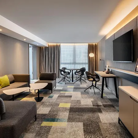 酒店 菲林根-施文宁根假日酒店&度假村 4*