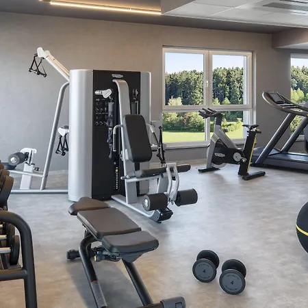 酒店 菲林根-施文宁根假日酒店&度假村 4*